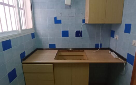 SE ALQUILA LOCAL AL LADO DE SAN PABLO