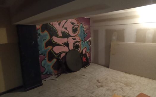 SE VENDE O ALQUILA LOCAL EN CALLE SAN QUIRCE PARA USO COMERCIAL O BAR