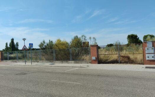 SE VENDE PARCELA URBANA