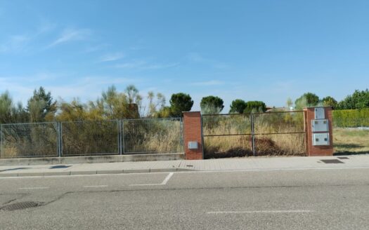 SE VENDE PARCELA URBANA