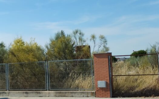 SE VENDE PARCELA URBANA