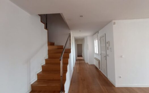 SE VENDE FANTÁSTICO CHALET CON PISCINA DE 36M², EN EL CAMINO VIEJO DE SIMANCAS JUNTO AL COLEGIO PINOALBAR