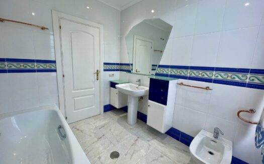 SE VENDE CHALET INDEPENDIENTE EN FUENTE BERROCAL