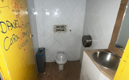 SE VENDE LOCAL EN LA ZONA DEL CUADRO