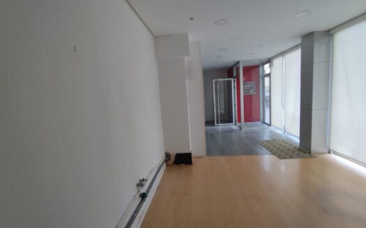 SE ALQUILA LOCAL EN EL CENTRO