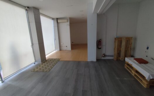 SE ALQUILA LOCAL EN EL CENTRO