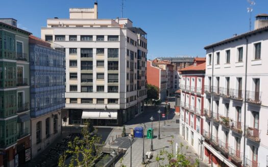 SE ALQUILA APARTAMENTO EN EL CENTRO