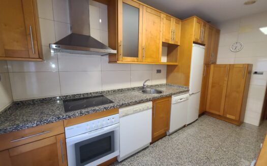 SE ALQUILA APARTAMENTO EN EL CENTRO