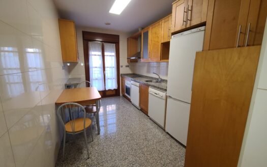 SE ALQUILA APARTAMENTO EN EL CENTRO