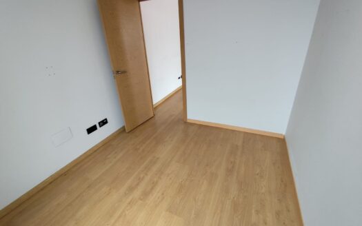 SE ALQUILA OFINA DIAFANA