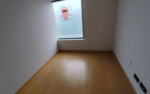 SE ALQUILA OFINA DIAFANA