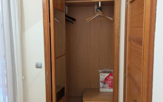 SE ALQUILA APARTAMENTO EN EL CENTRO