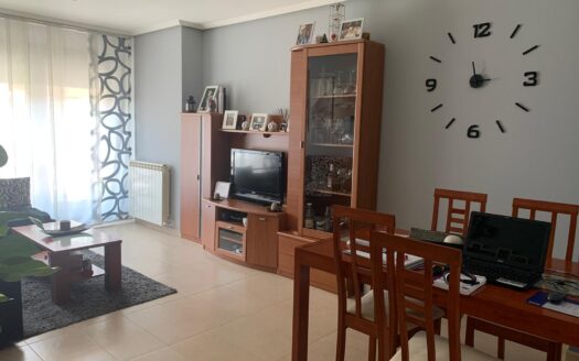 SE VENDE CHALET ADOSADO EN ALDEAMAYOR DE SAN MARTIN