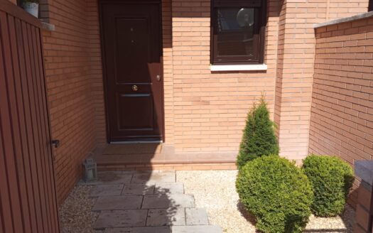 SE VENDE CHALET ADOSADO EN ALDEAMAYOR DE SAN MARTIN